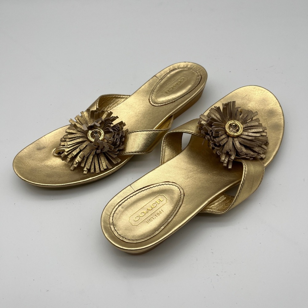 Coach Suki Gold Metallic Leather Flower Tassel Thong Sandals Womens 6B A8384